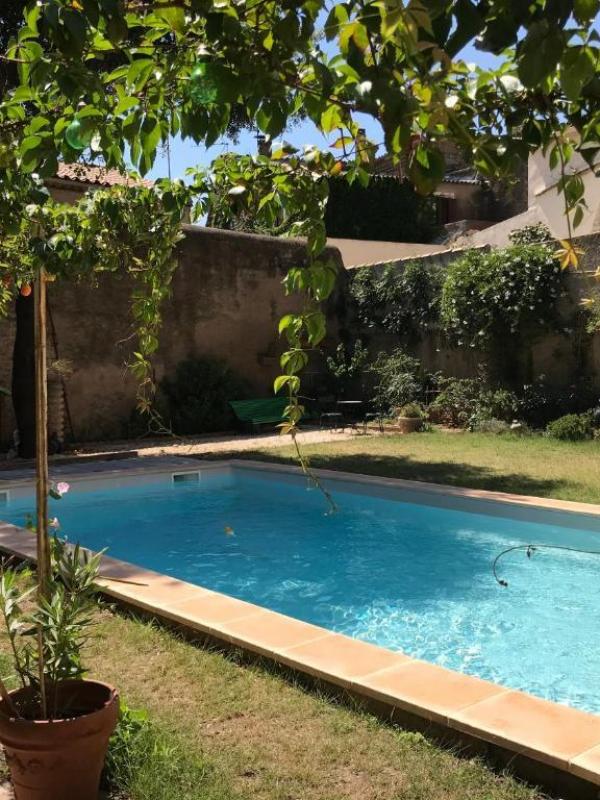 B b close to your french school