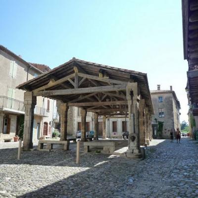 French courses and discover market of lagrasse