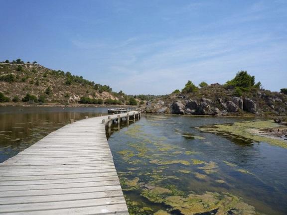 Camina por el parque natural de Narbona y aprende francés