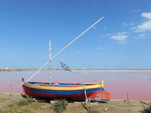 Camina por la laguna mediterránea y habla francés