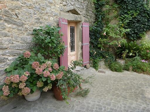 Charming villages of minervois to discover during your French immersion
