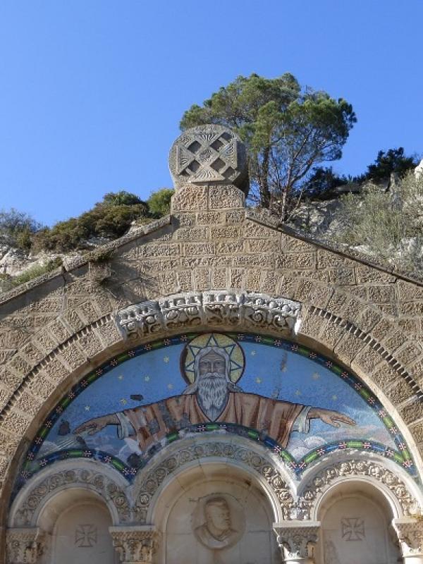 Discover history of old French village