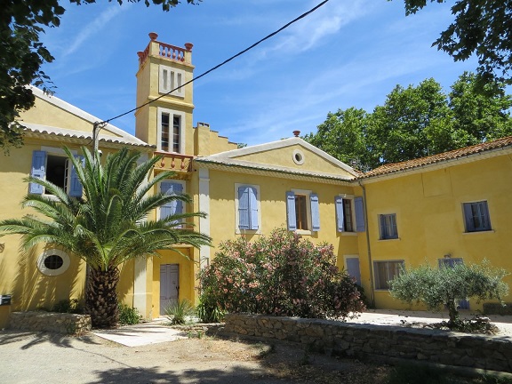 Dégustation de vin dans un domaine