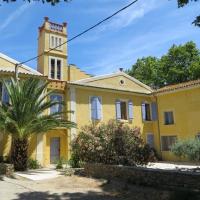 Taste wine in an estate along the Canal