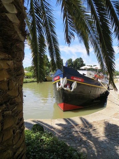 Le canal: un oasis de paix et de tranquillité