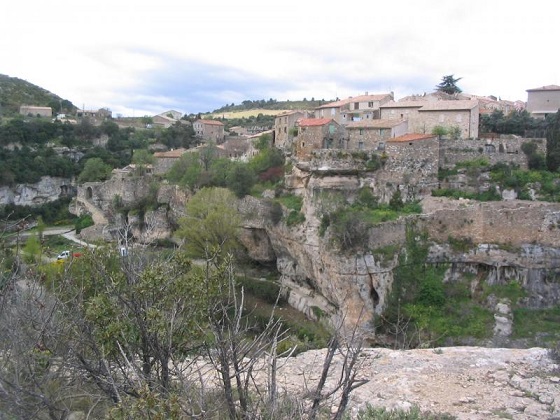 Visitez la capitale du Minervois et apprenez le français